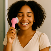 Escova Facial Recarregável 5 em 1 – Mais prazer e cuidado na sua higiene matinal